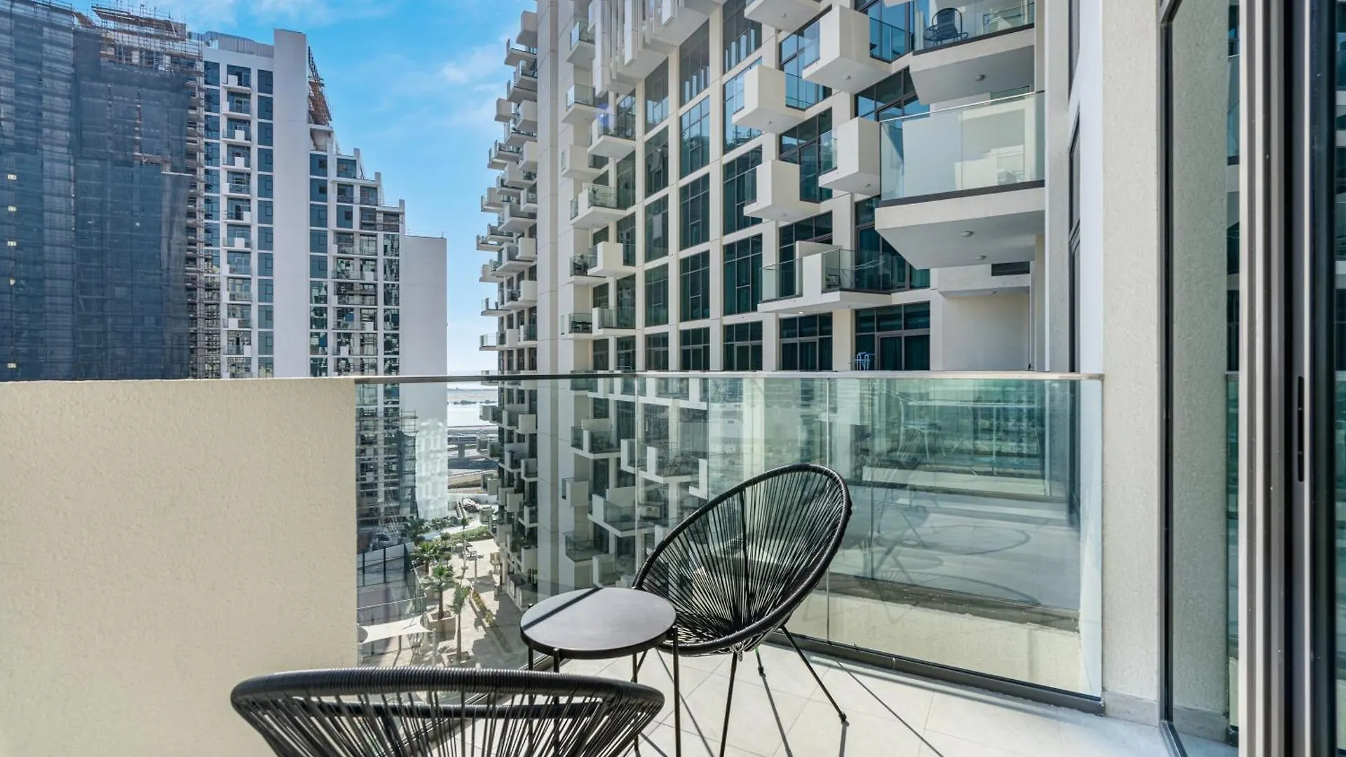 Apartment Modern Home Minutes Away From Downtown Dubai