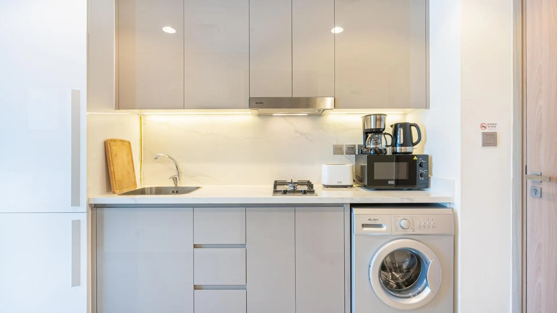 Apartment Modern Home Minutes Away From Downtown Dubai